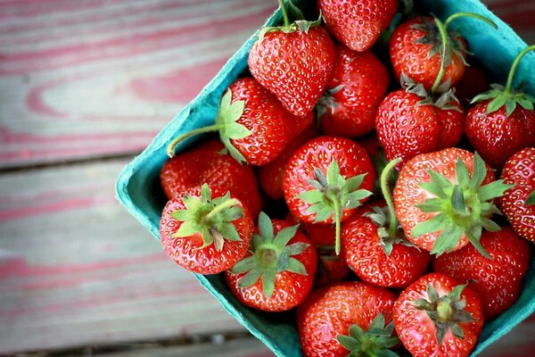 Gustoso e fragrante fragola vacanze estive calore