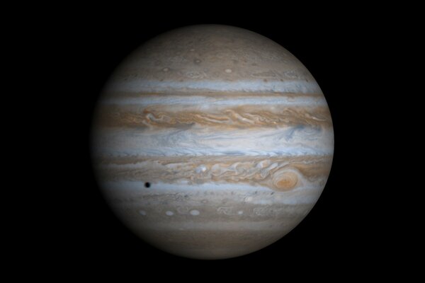 Dwarf satellite of the gas giant