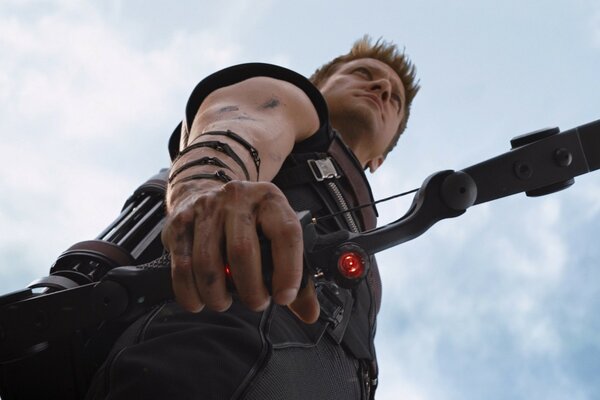 PELÍCULA LOS VENGADORES DE CLINT BARTON