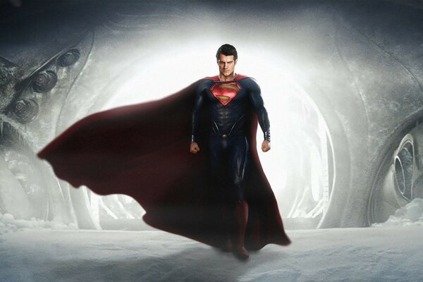 Man of Steel est un super-héros avec une Cape en développement