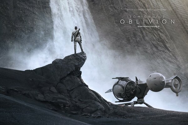 Oblivion movie poster with Tom Cruise