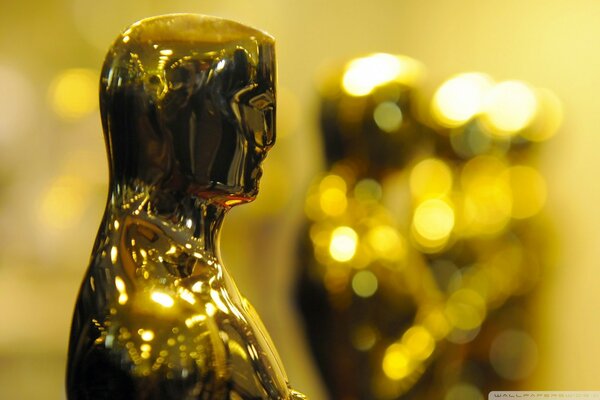 Estatuilla de los premios Oscar a lo grande