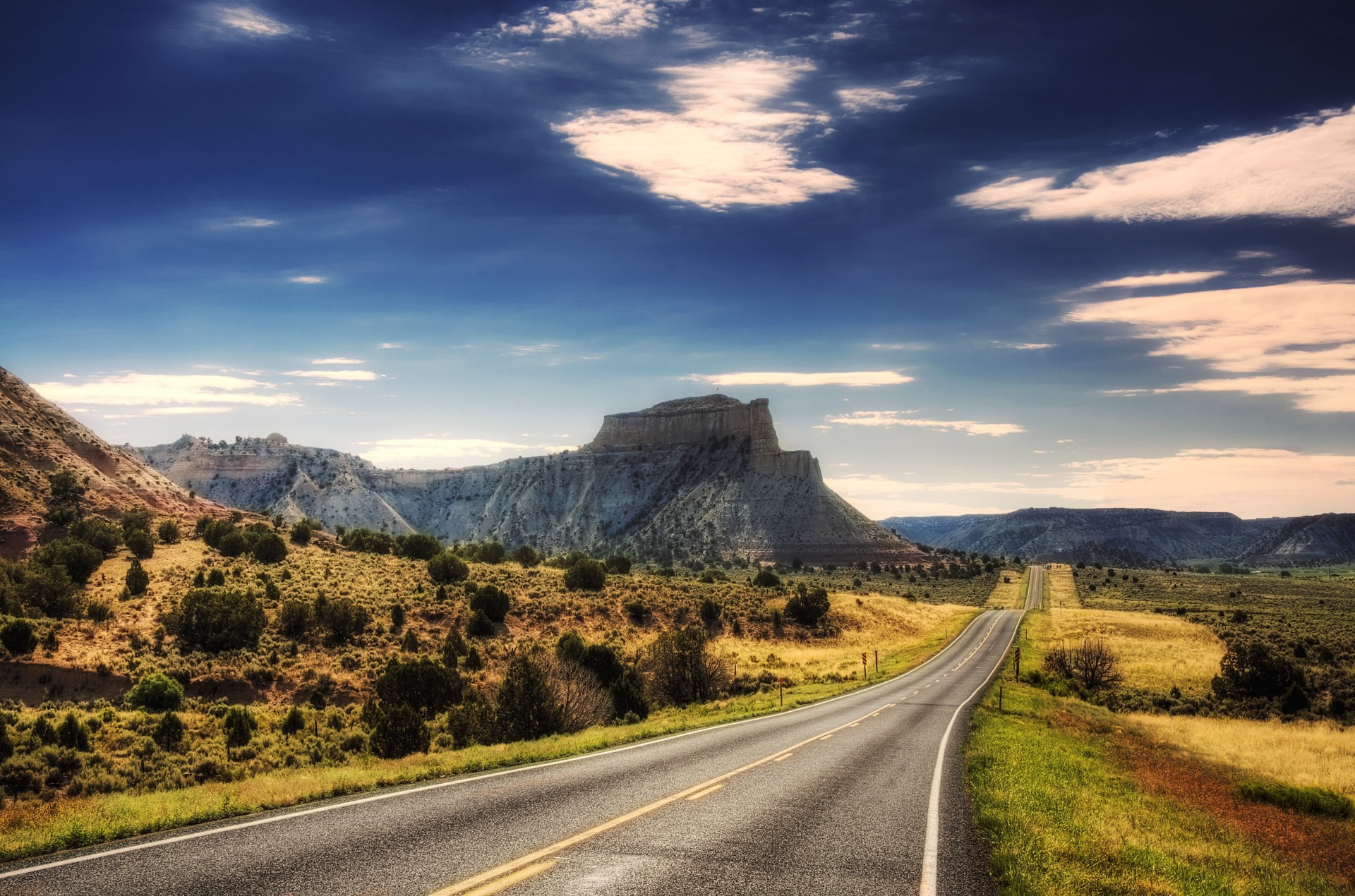 berg foto schöne tapete straße fußweg berge landschaft