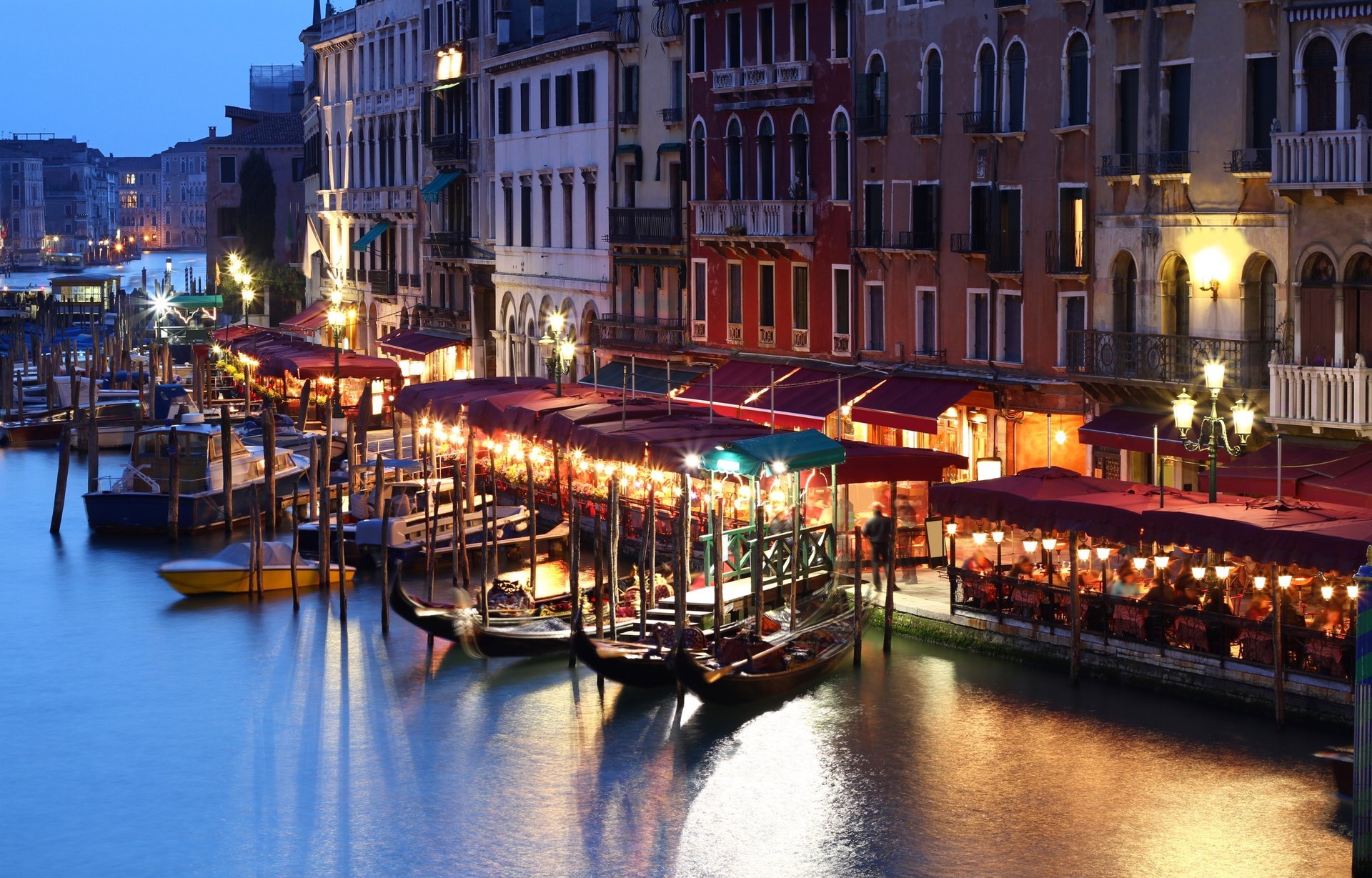 caffè venezia case venezia edifici sera italia italy