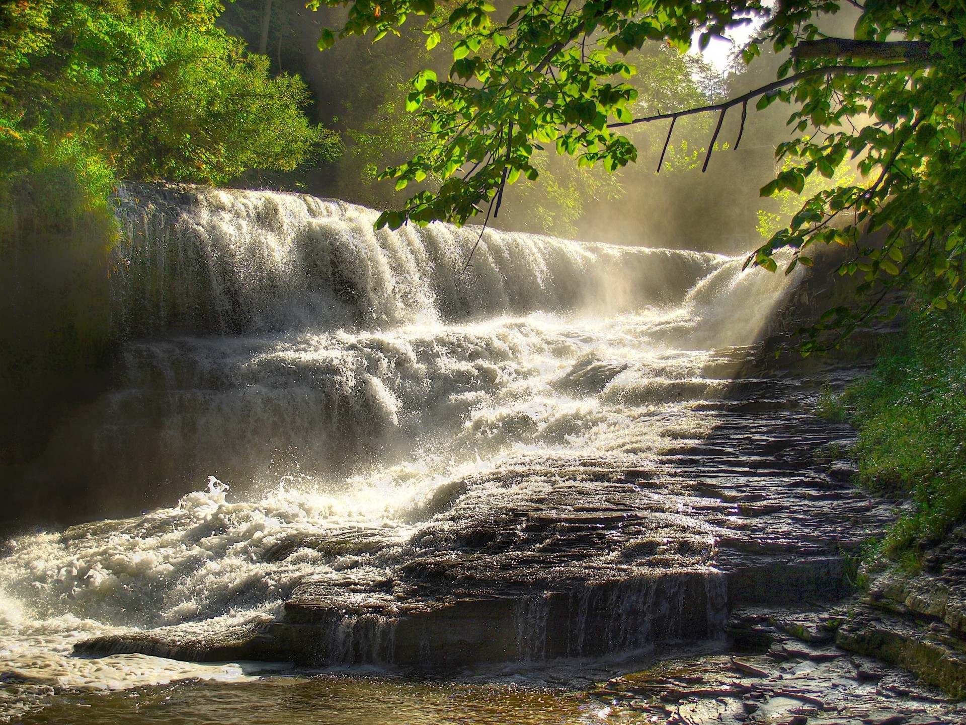 new york cascata fiume