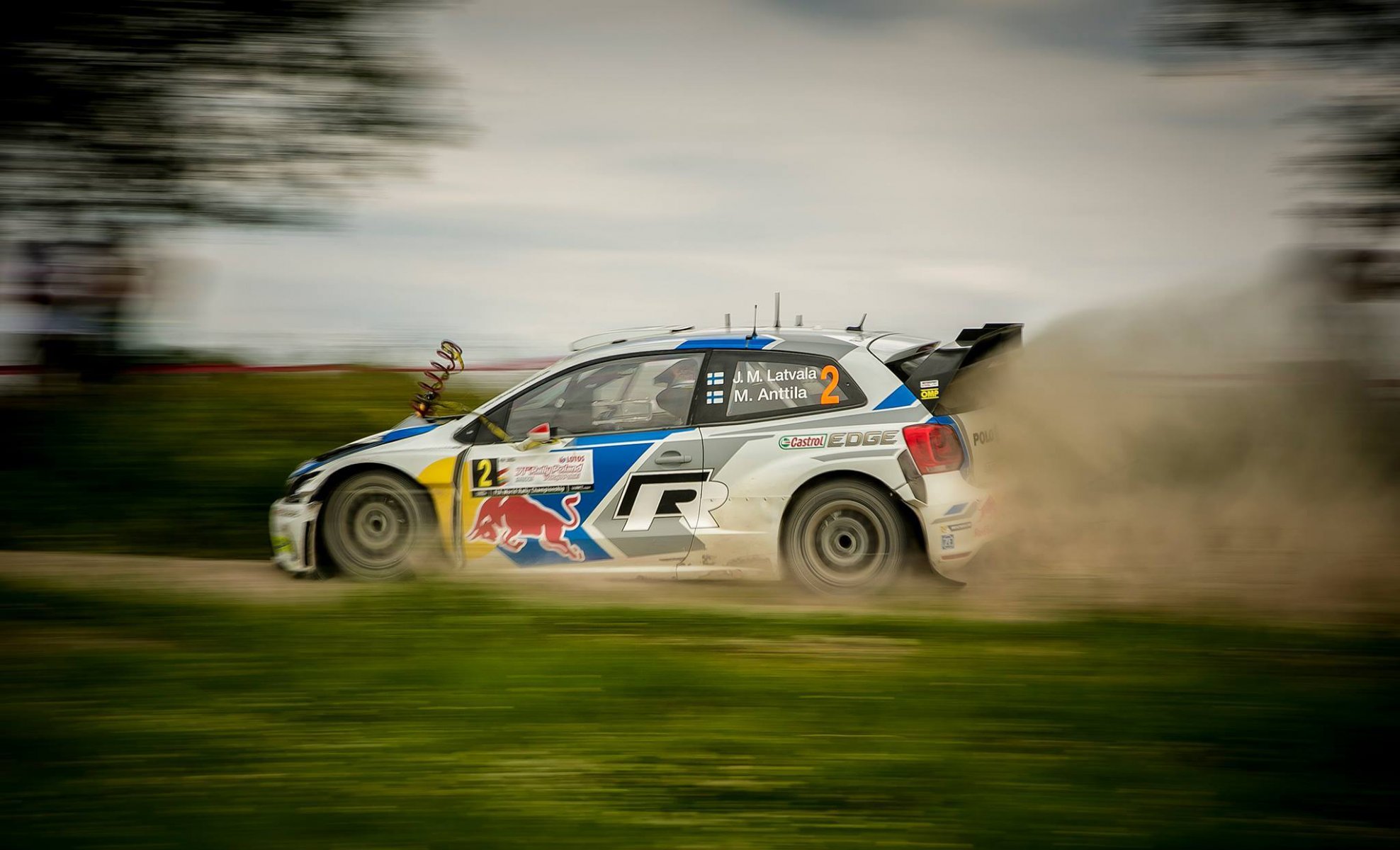 volkswagen volkswagen polo wkr jari-matti latvala feder gras kies staub