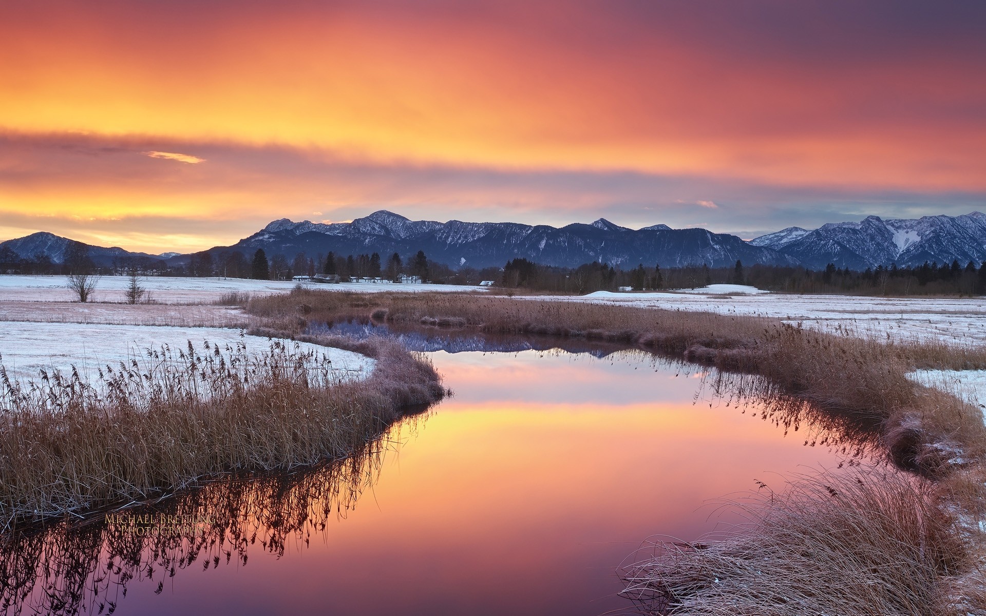montagnes paysage hiver rivière coucher de soleil