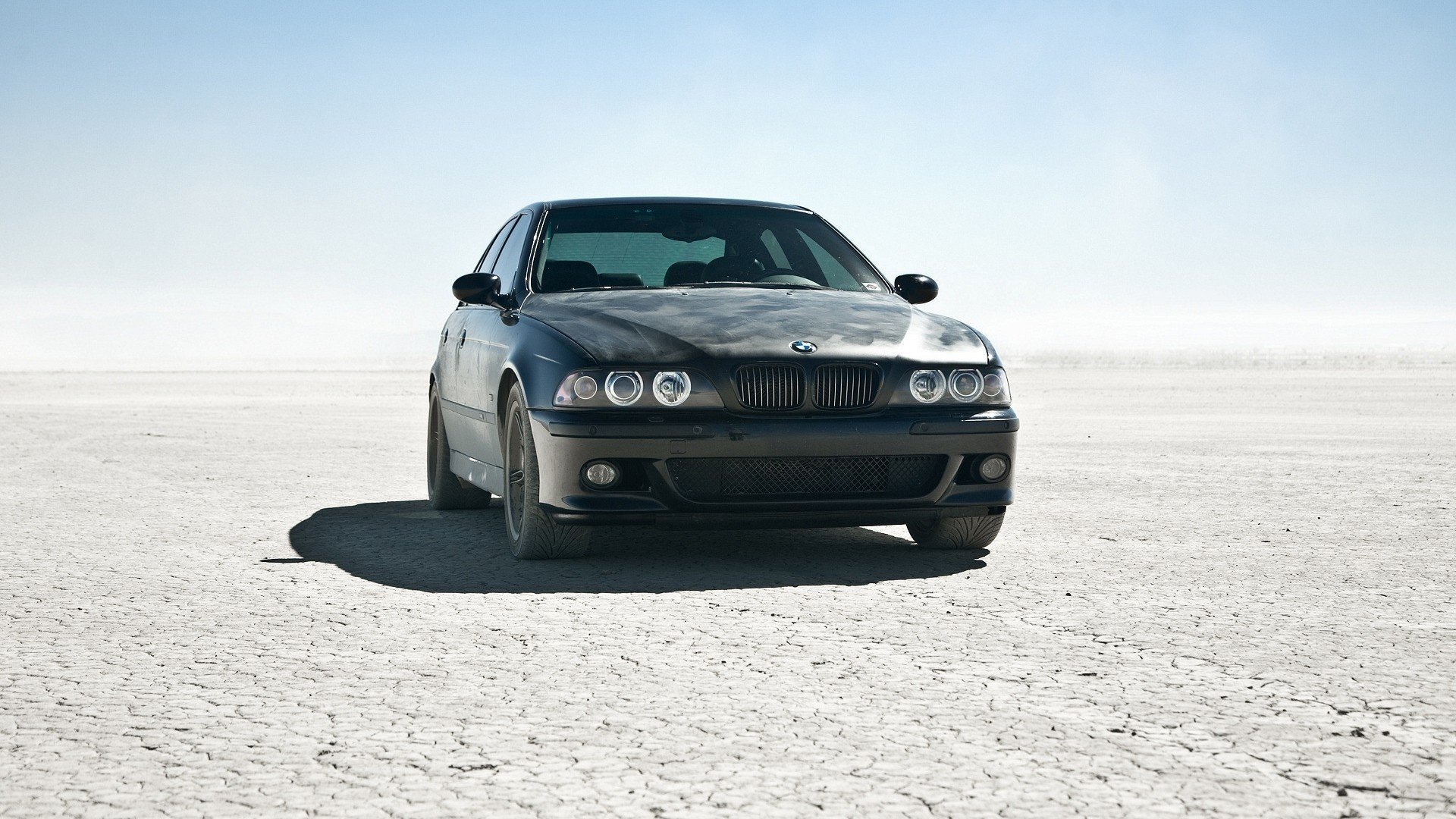 cool bmw m5 e39 brouette désert soleil voiture noire bmw