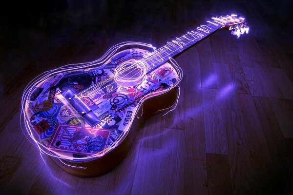 Guitare avec néon violet