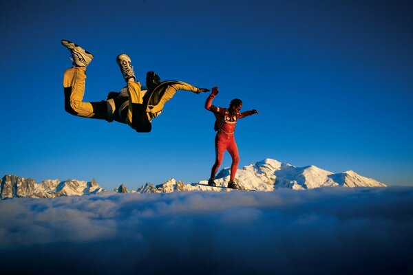 Sport estremi salto con la polvere