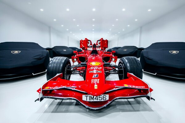 Roter Formel-1-Ferrari-Bolide