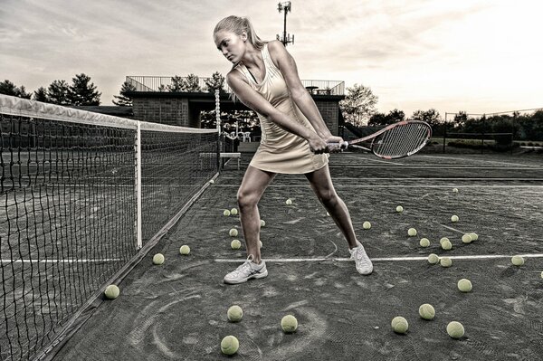 Sportlerin erzielt den Ball