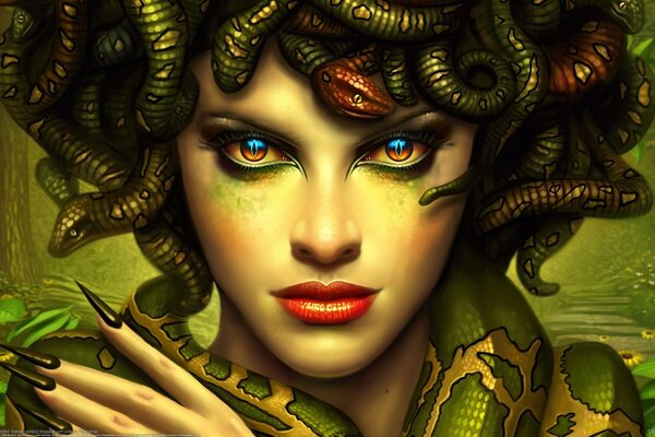 Medusa chica con una serpiente en el cuello