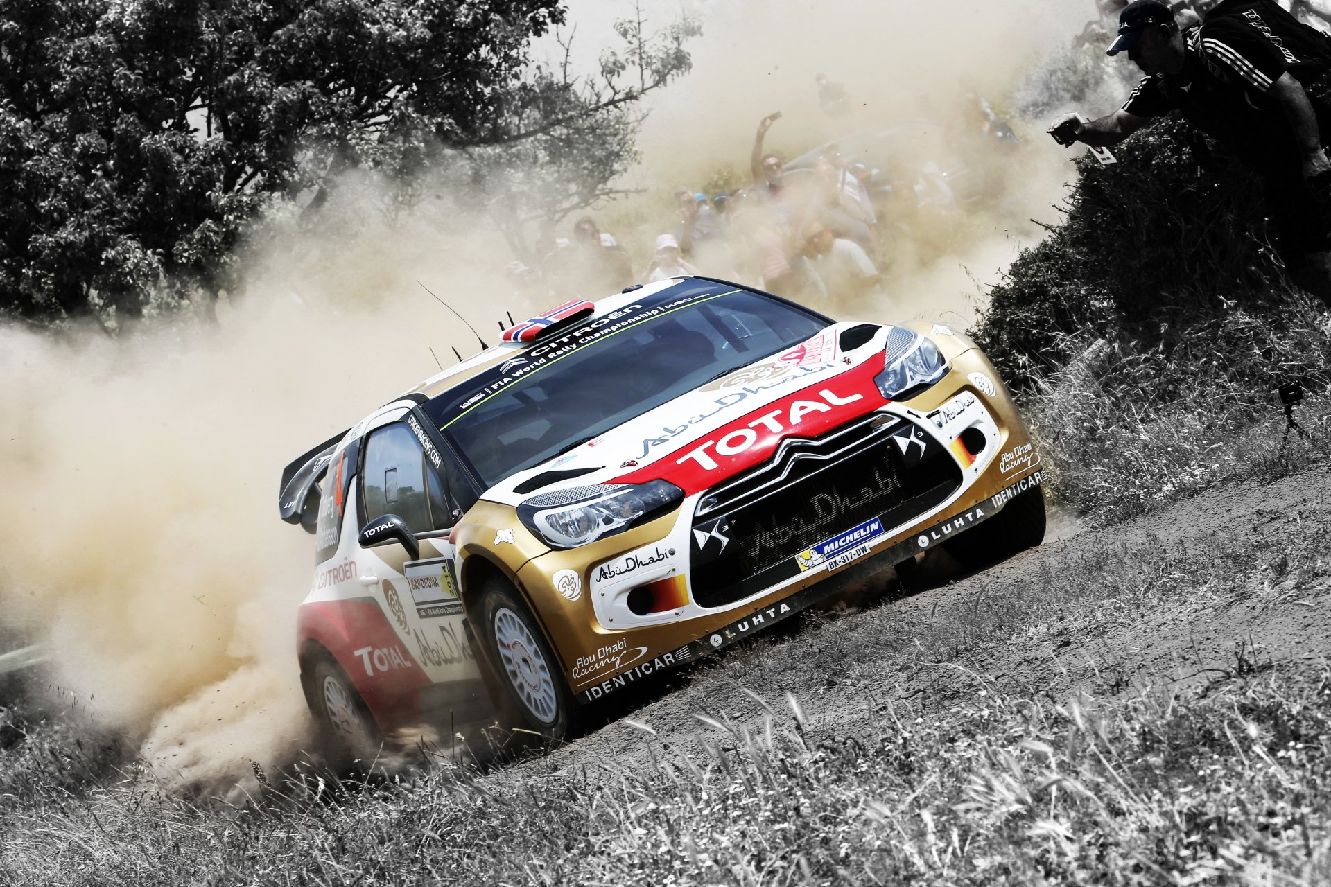 citroen ds3 wrc zlot samochód rajdowy sport dzień citroen poślizg kurz auto