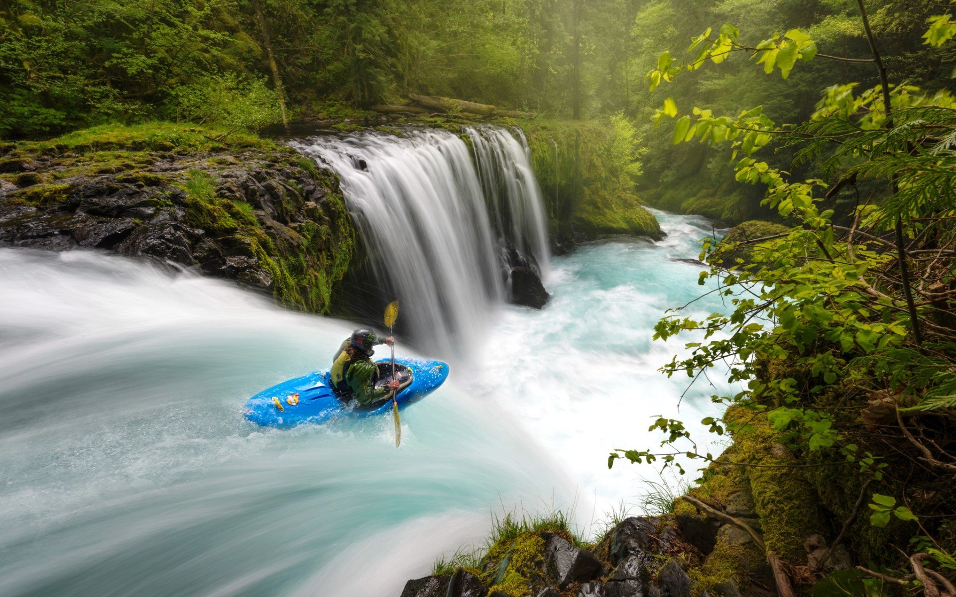 barco río cascada deportes