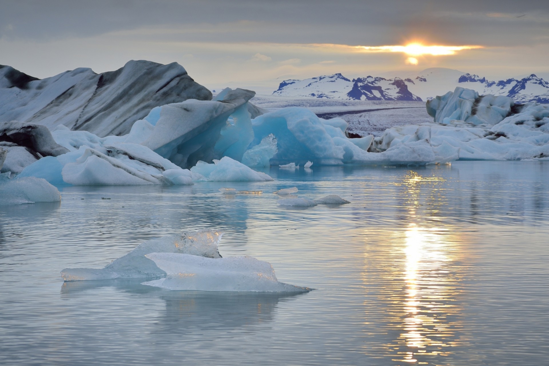 océano atlántico corazón océano montañas islandia