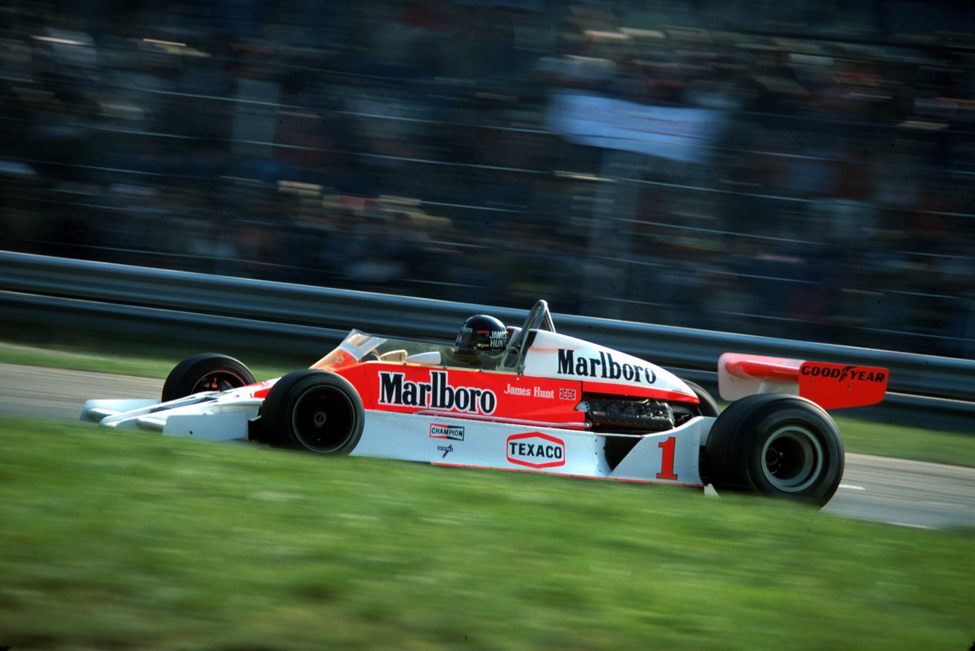 james hunt marlborough equipo mclaren mclaren m26 gran premio de italia monza 1977 fórmula campeón del mundo leyenda velocidad