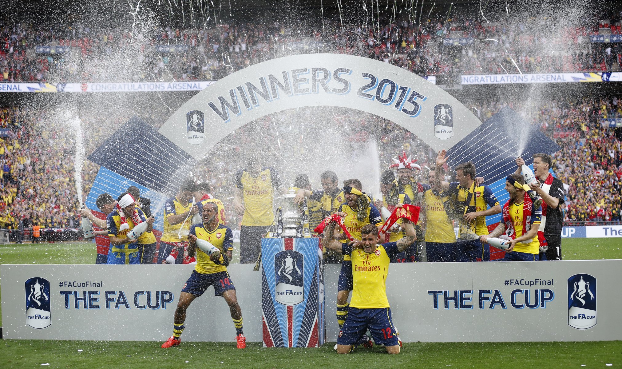 arsenal club de football gunners fa cup 2015 victoire tribunes fond