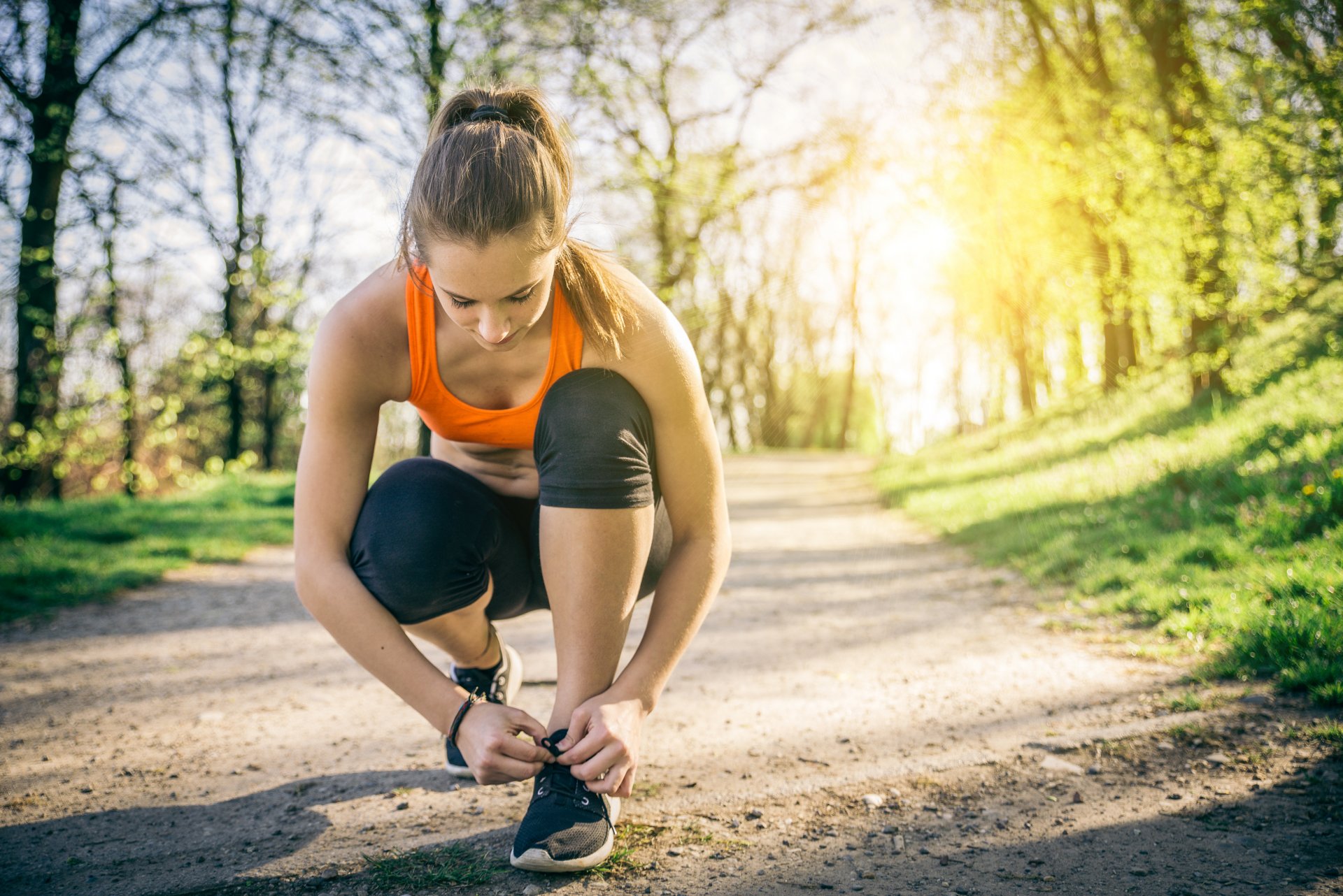 femme chaussures de course sport activités de plein air