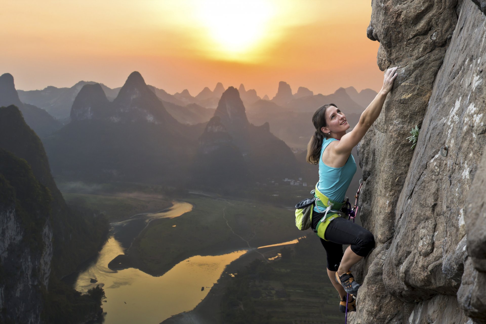 femme escalade montagne