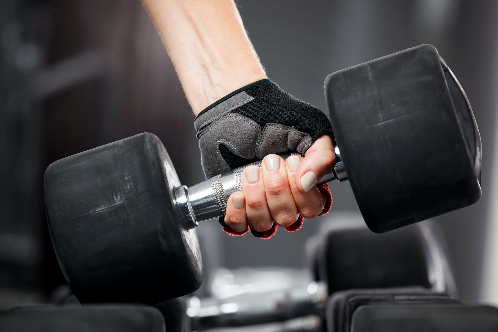 hanteln gewicht handschuhe fitness frau