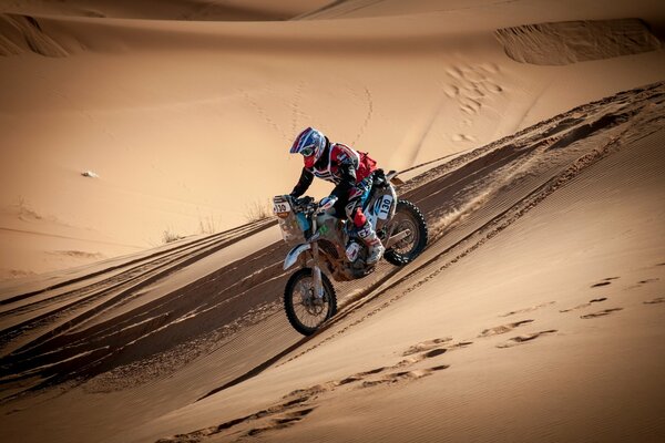 Carrera en el desierto en motos