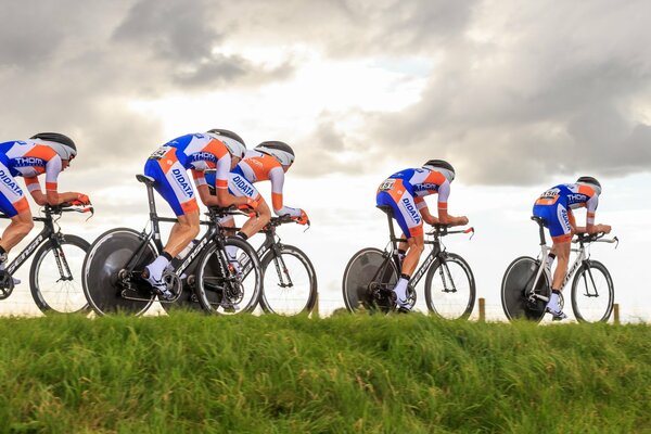 Course cycliste sur le terrain