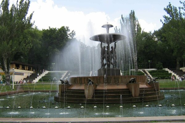 Rostov fountains fascinate with their beauty