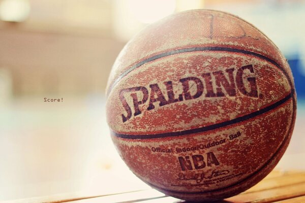 Ballon de basket sur fond macro