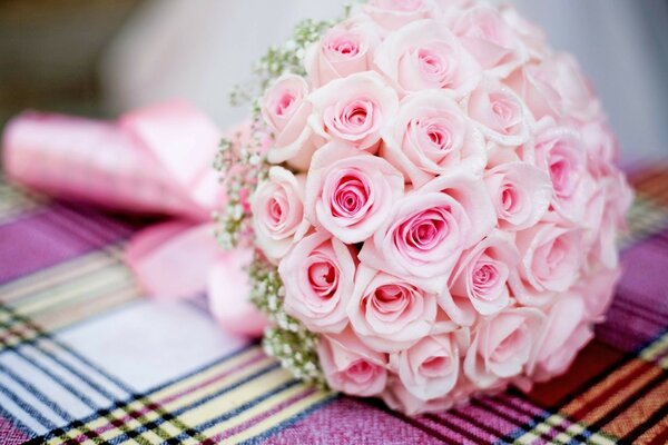 Ramo de rosas de boda para la novia