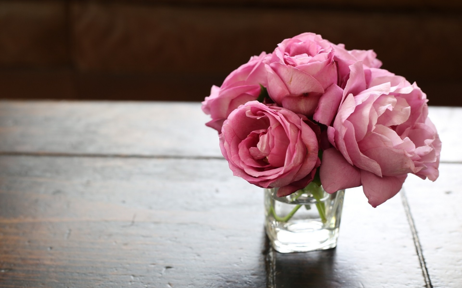 bouquet vase roses