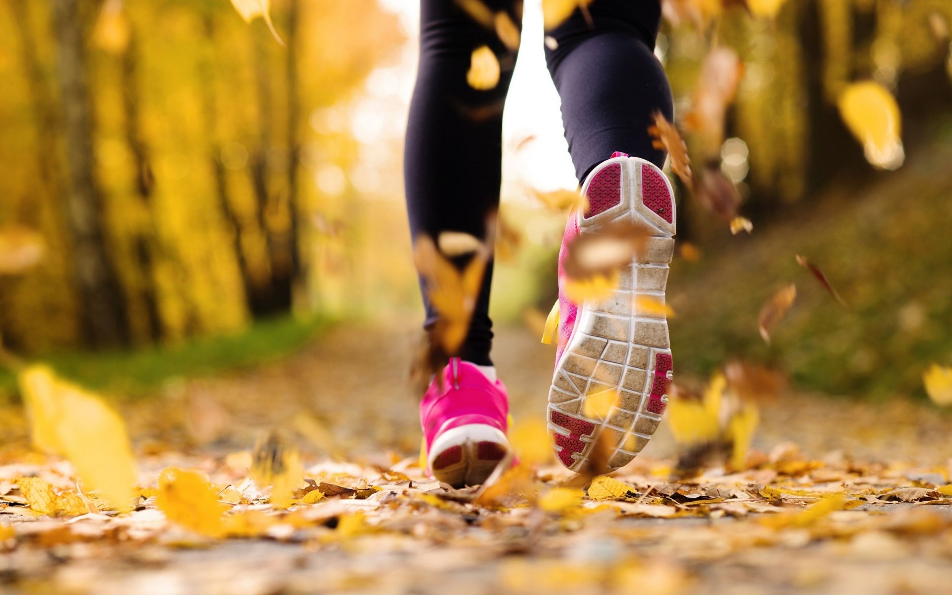 übung laufen turnschuhe herbst