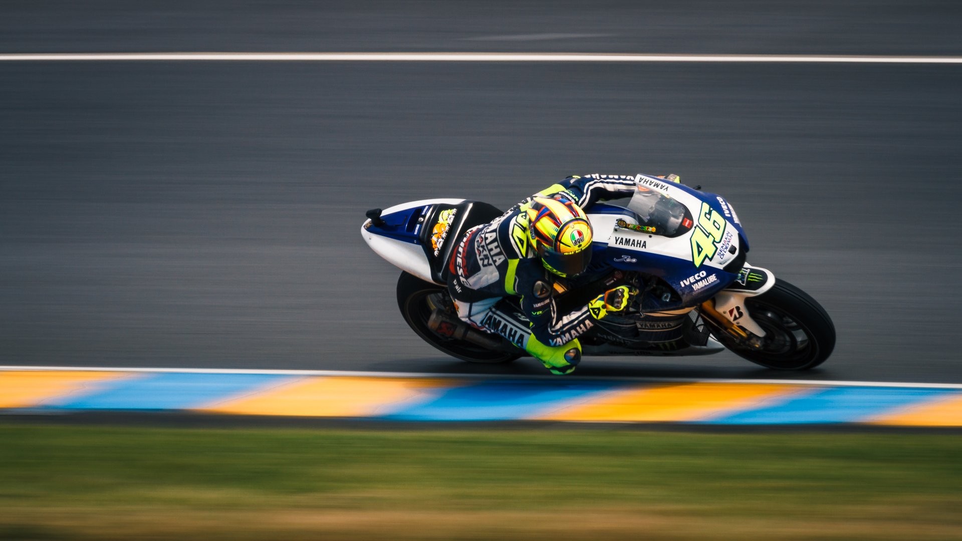 moto gp moto grand prix de france le mans valentino rossi arzt yamaha factory moto grand prix le mans motorrad strecke drehen rennfahrer geschwindigkeit