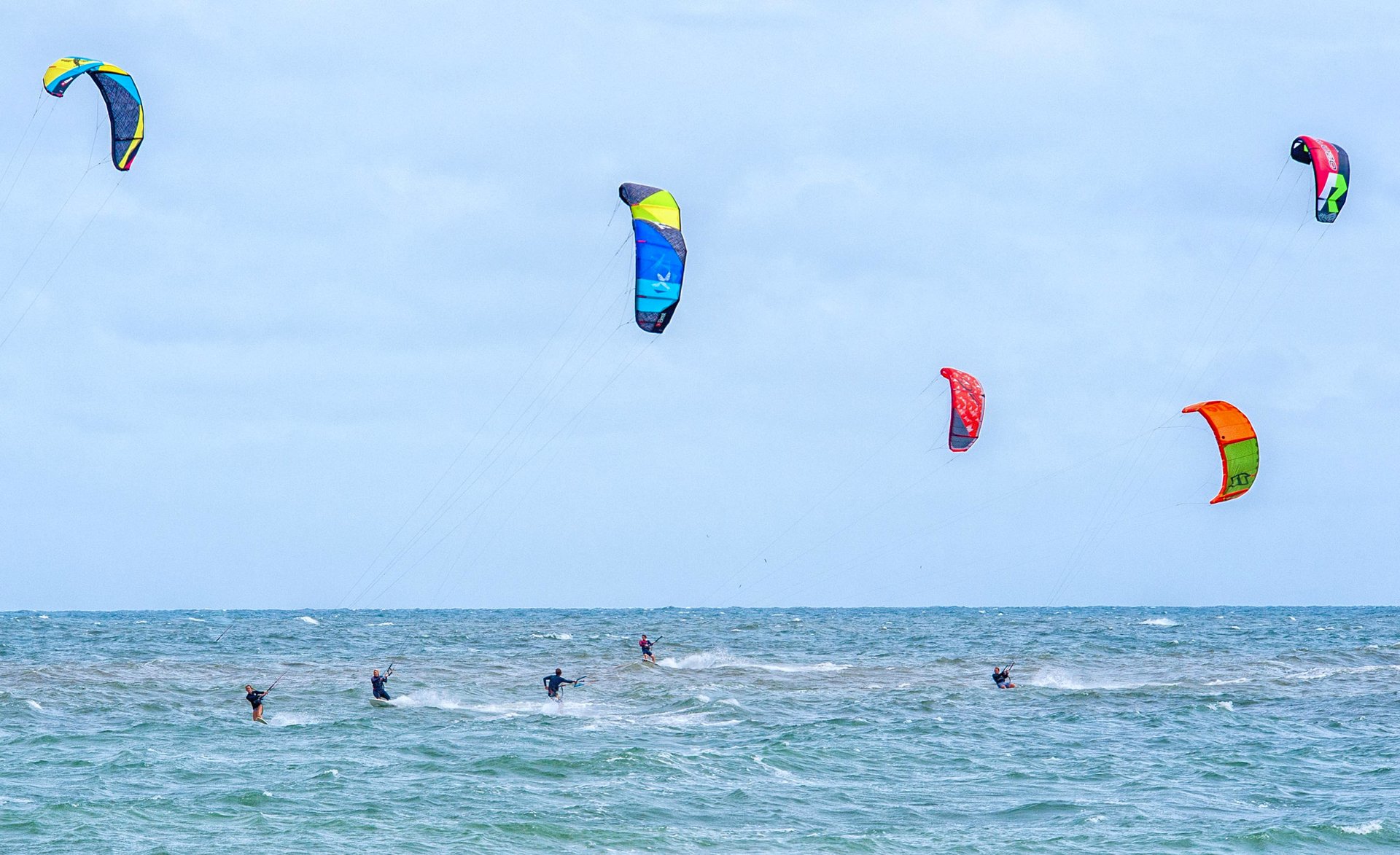 kitesurf ciel mer vent parachute planche