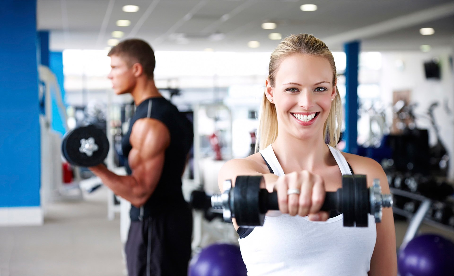 gimnasio sonrisa blanca alegría estilo de vida saludable