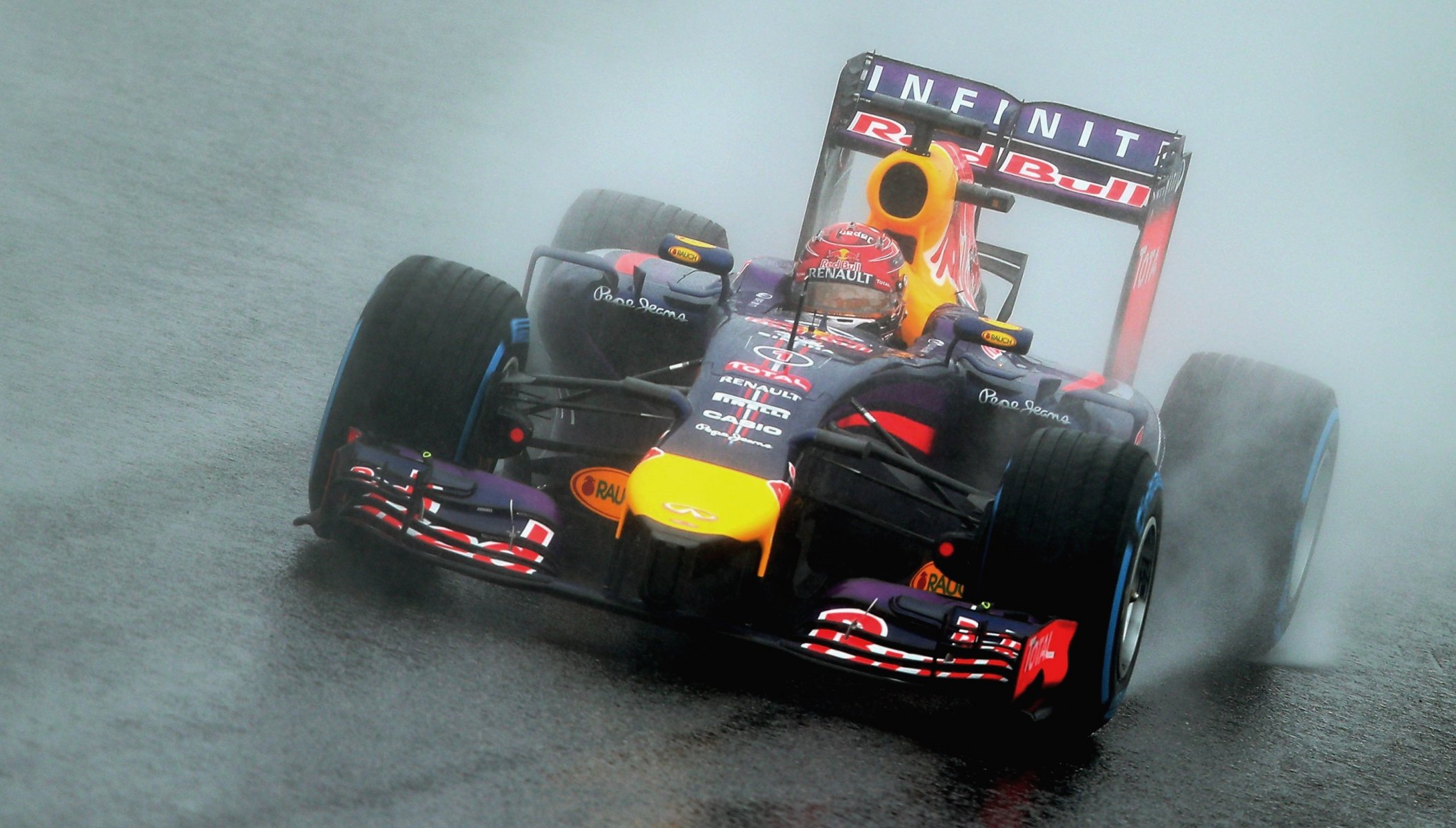 ebastian vettel f1 rider champion formula 1 japan rain