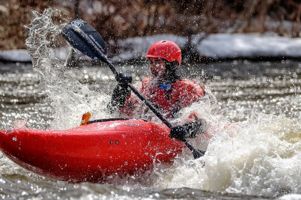 Boat race. Splashes