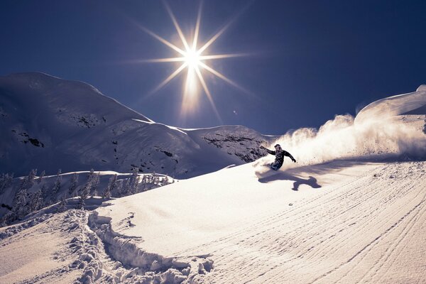 Descente du skieur le matin d hiver