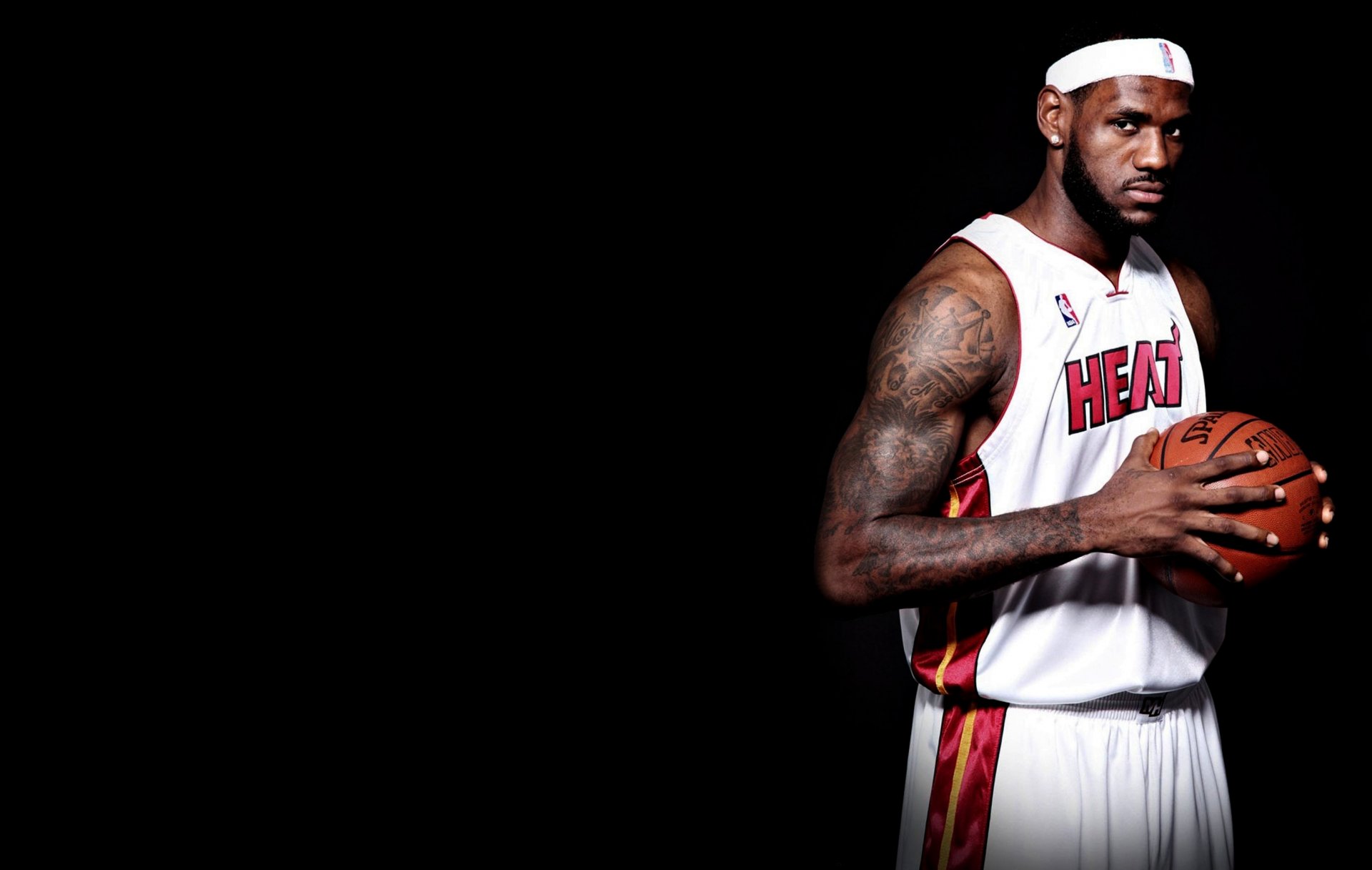 lebron james nba miami calore sfondo palla tatuaggio