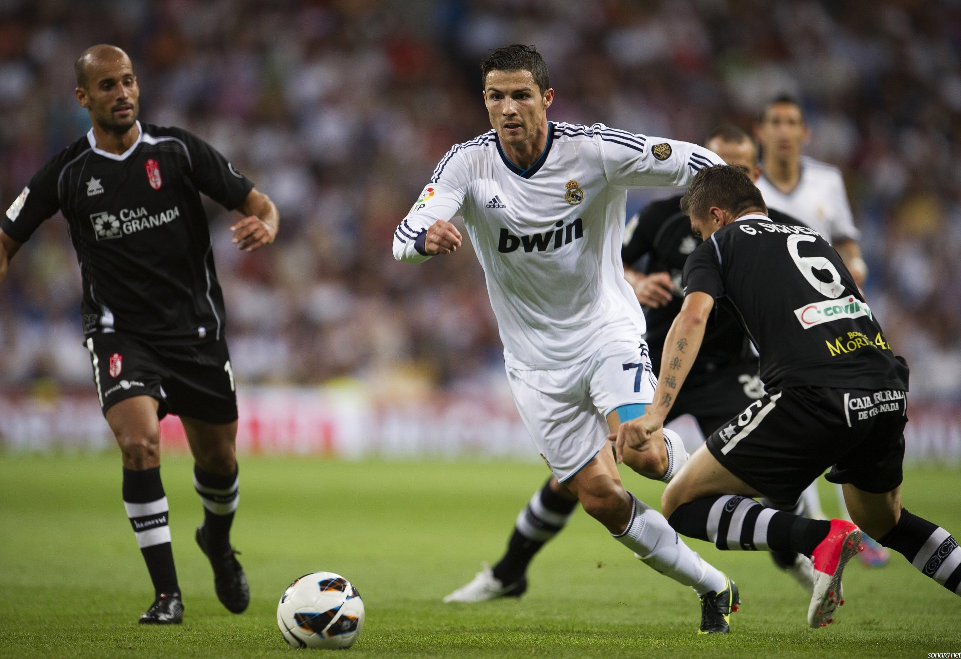 cristiano ronaldo ronaldo cristiano ronaldo ronaldo uniforme real madrid footballeur joueur football