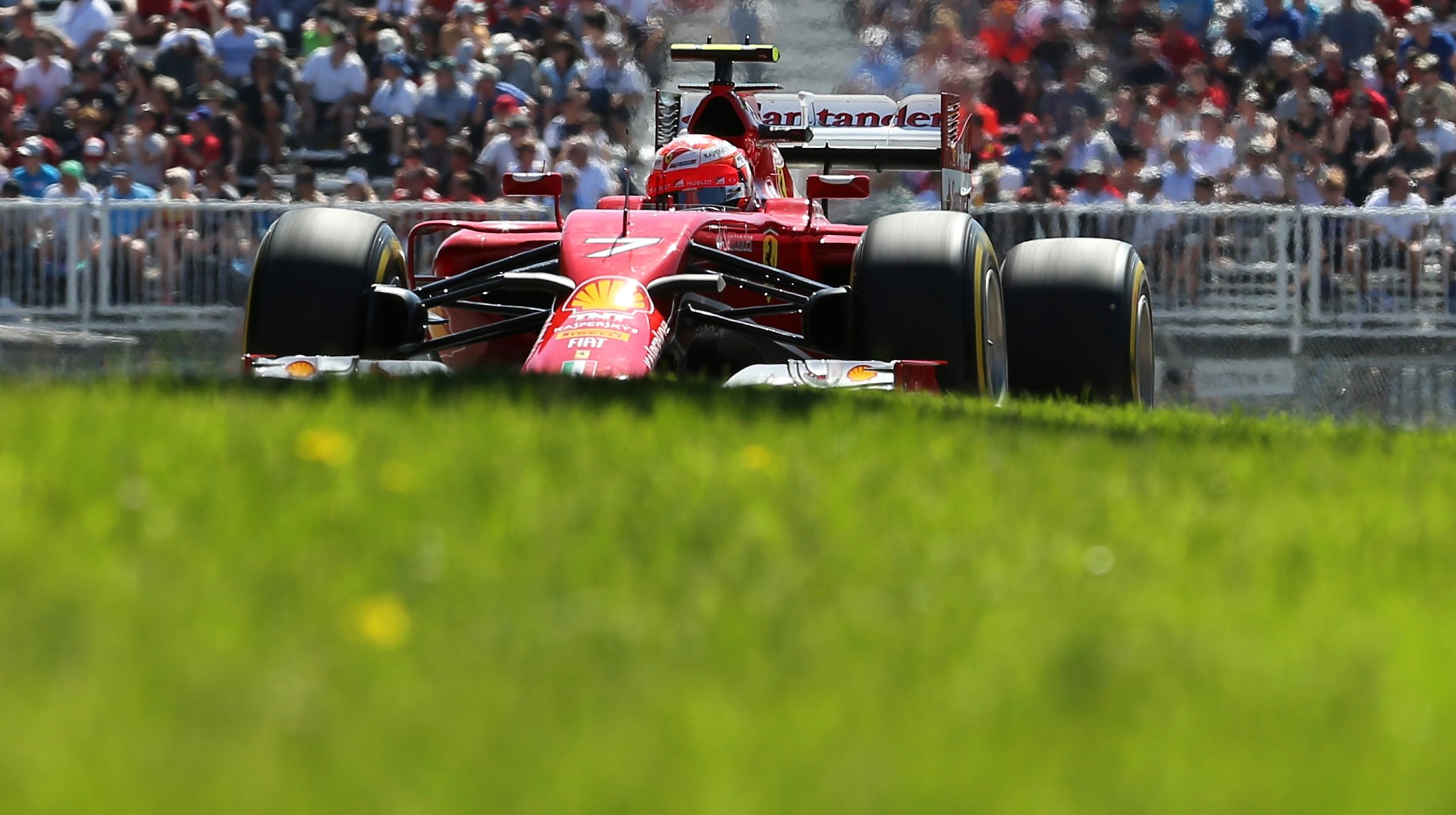 f1 ferrari rennen motorsport formel 1 tribünen gras kimi räikkönen