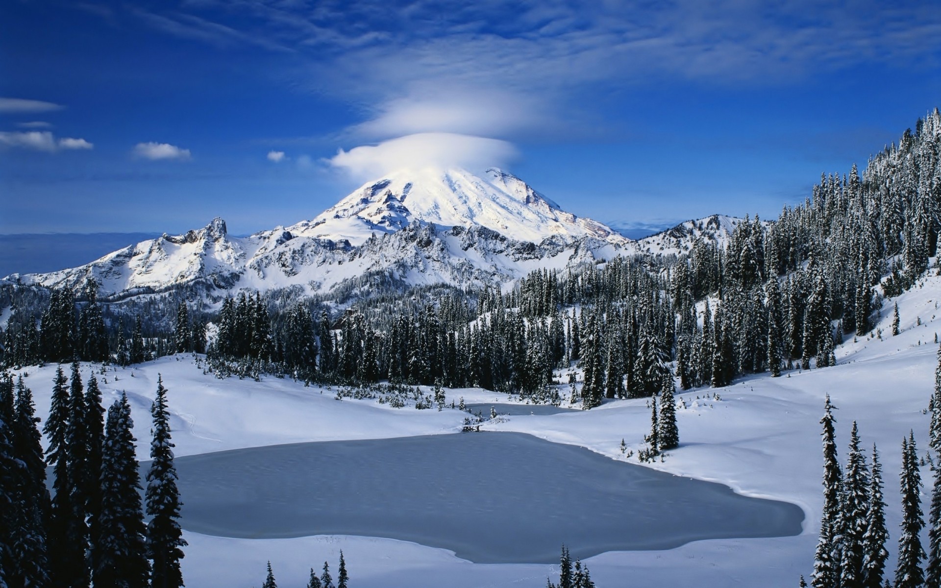 montagnes neige hiver