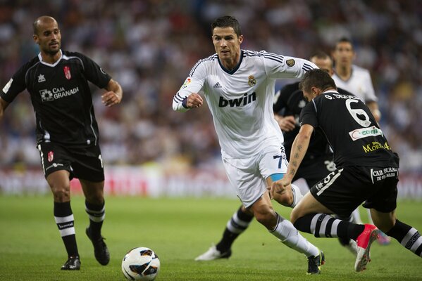 Joueurs pendant un match de football