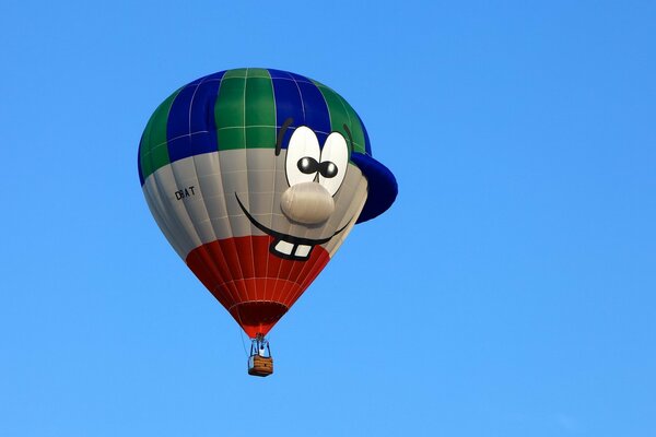 Ballon créatif dans le ciel