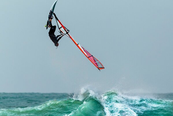 Jump during the sea wave