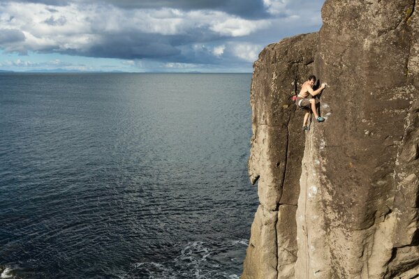 Famous rock climber James Mitchell conquers a mountain in New Zealand