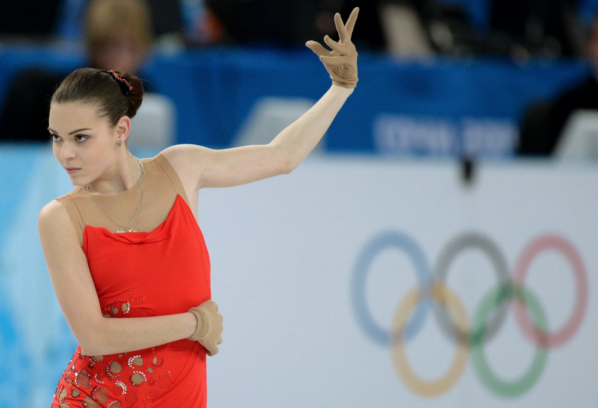 adelina sotnikova patinaje artístico patinadora sochi 2014 sochi-2014 juegos olímpicos de invierno campeona xxii juegos olímpicos de invierno sochi-2014 rusia mirada gracia