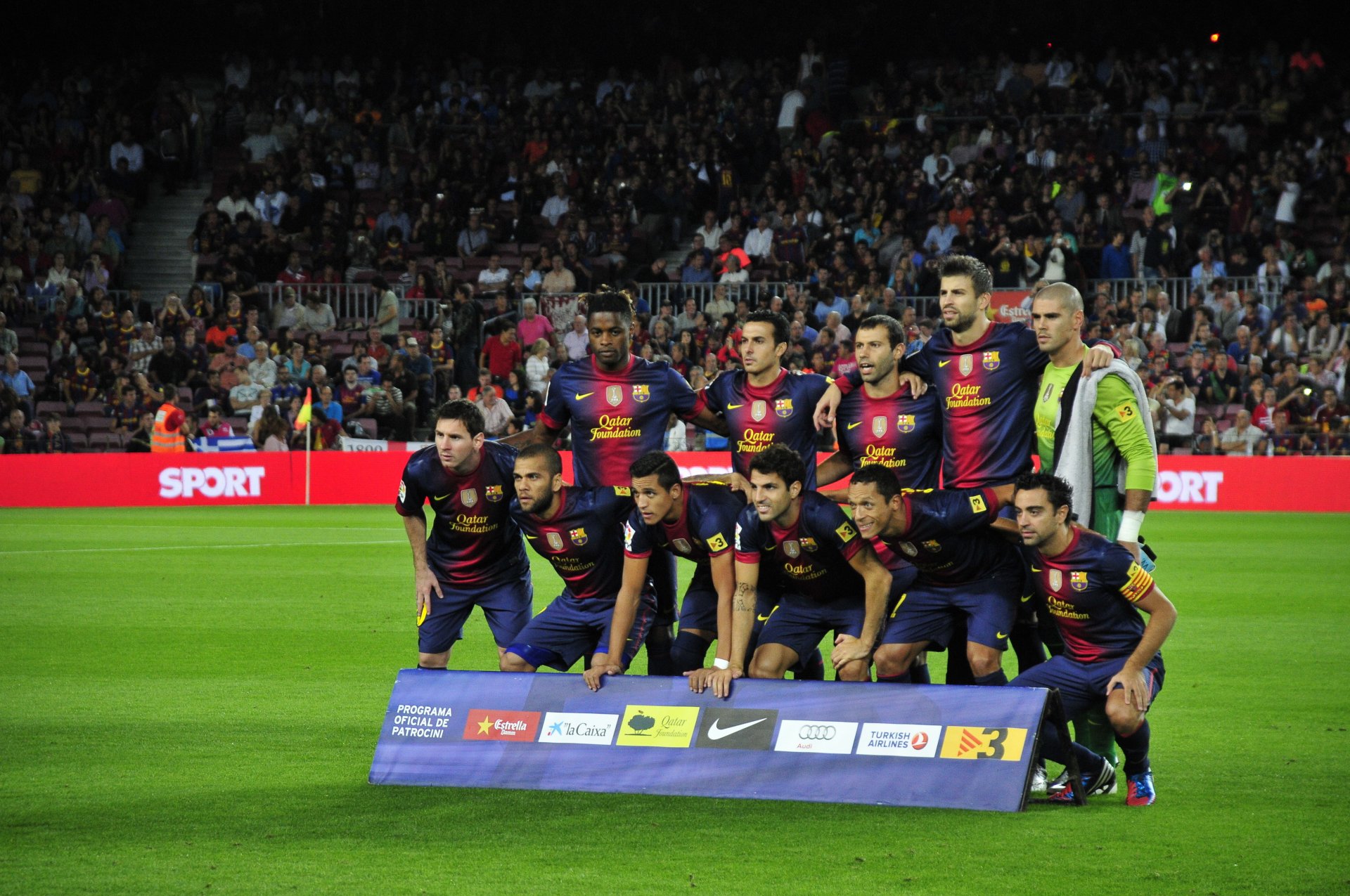 barcellona squadra camp nou calcio messi sánchez fàbregas mascherano pique pedro andriano javi valdez alves canzone squadra