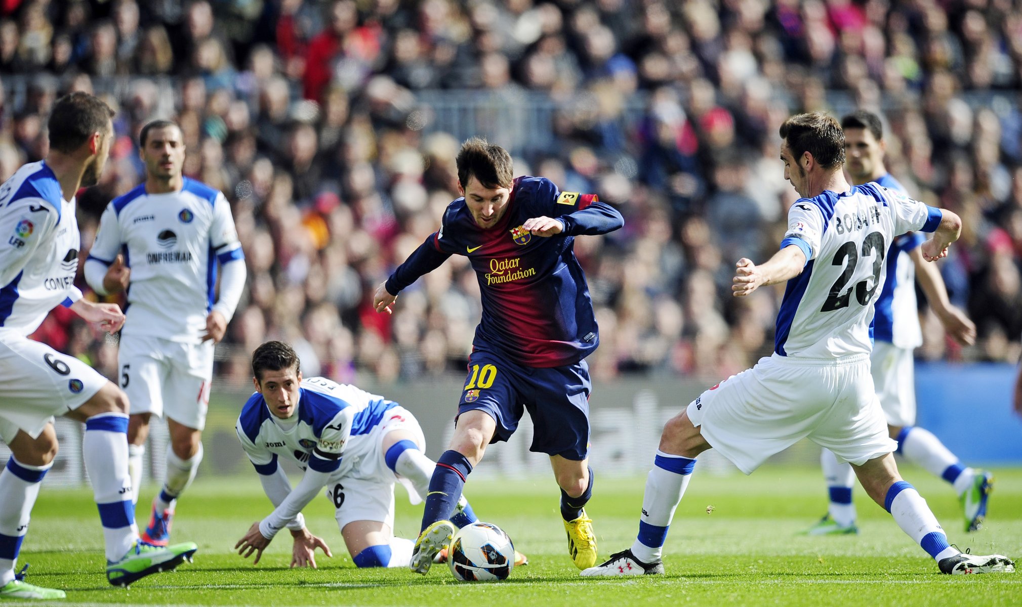 lionel messi leo leo fc barcelona barcelona camp nou ball dribbling spain sports football