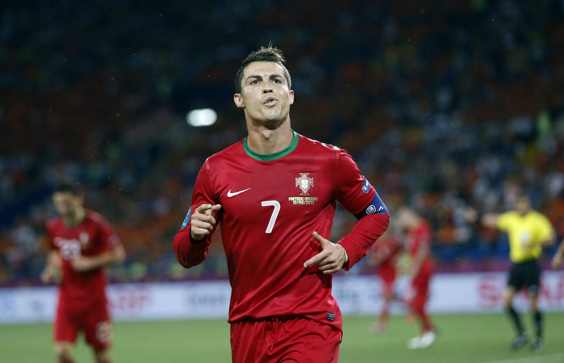 cristiano ronaldo ronaldo cristiano ronaldo ronaldo euro 2012 mistrzostwa europy 2012 euro 2012 forma real madryt piłkarz zawodnik piłka nożna stadion metalist charków